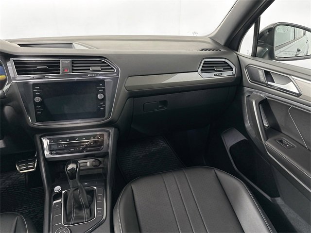 Used 2022 Volkswagen Tiguan SE R-Line image 27