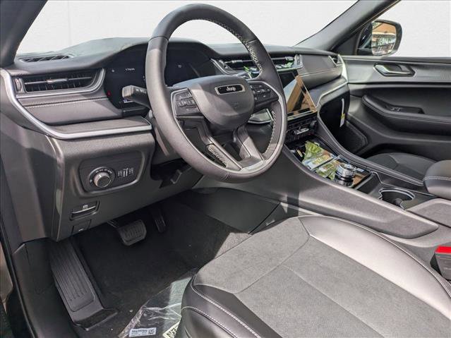 New 2025 Jeep Grand Cherokee L Altitude video 3