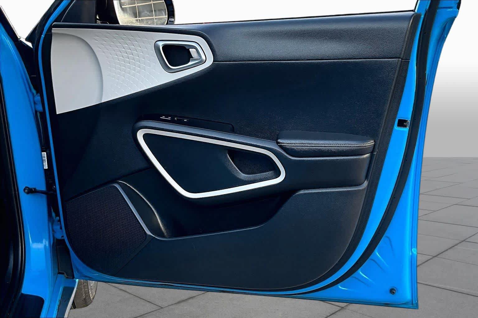 Certified 2023 Kia Soul GT-Line FWD image 22
