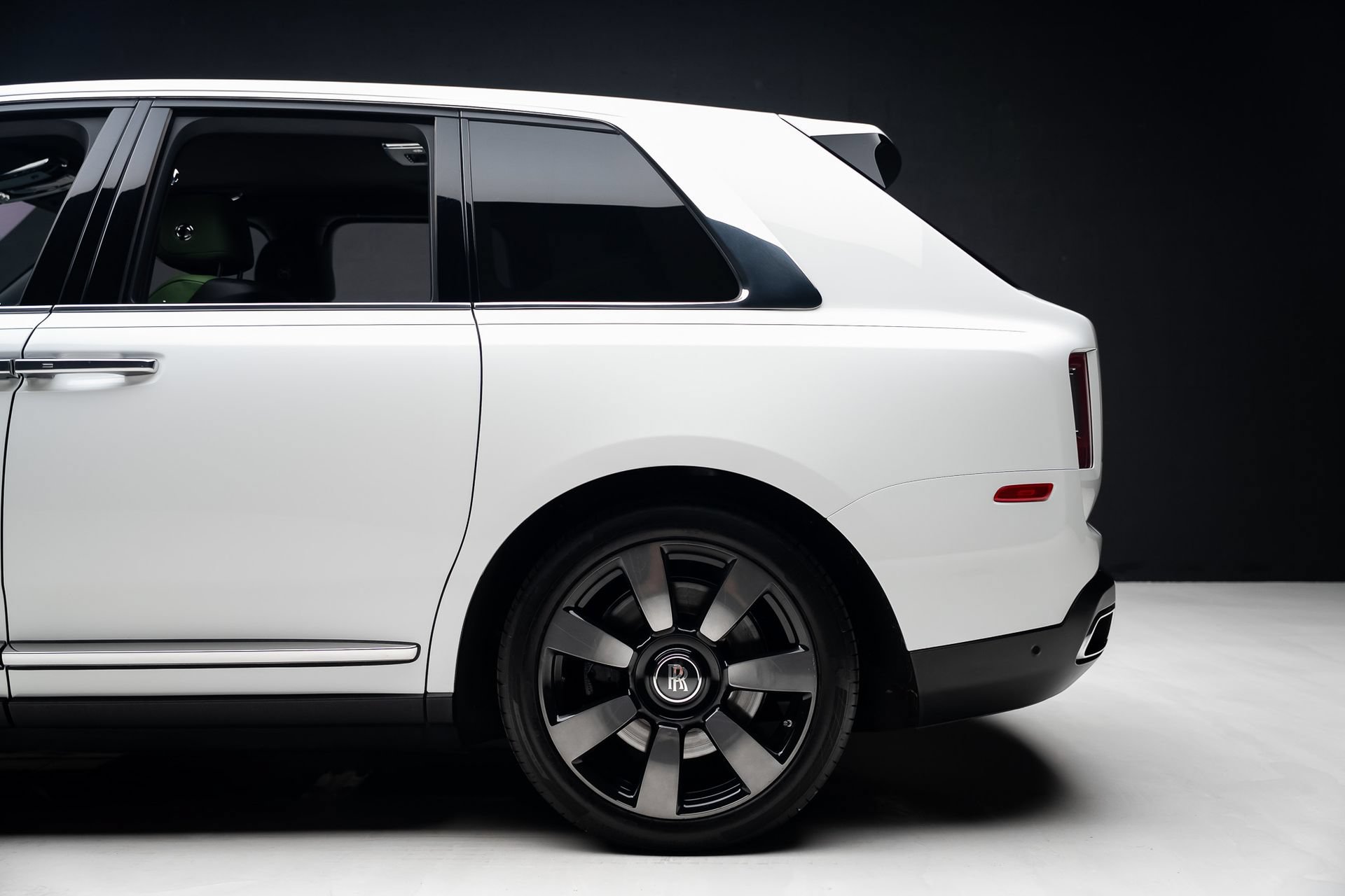 Used 2024 Rolls-Royce Cullinan w/ Cullinan Package AWD/4WD image 21