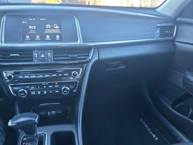 Used 2017 Kia Optima Premium image 13