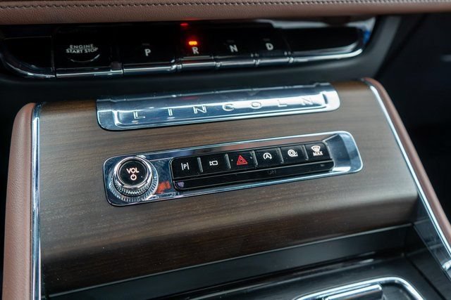 Used 2025 Lincoln Aviator Reserve w/ Illumination Package AWD/4WD image 30