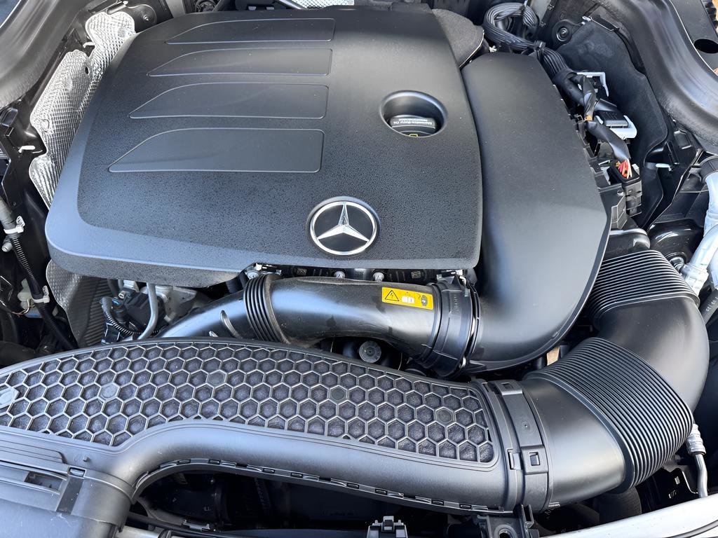 Used 2021 Mercedes-Benz GLC 300 4MATIC image 9