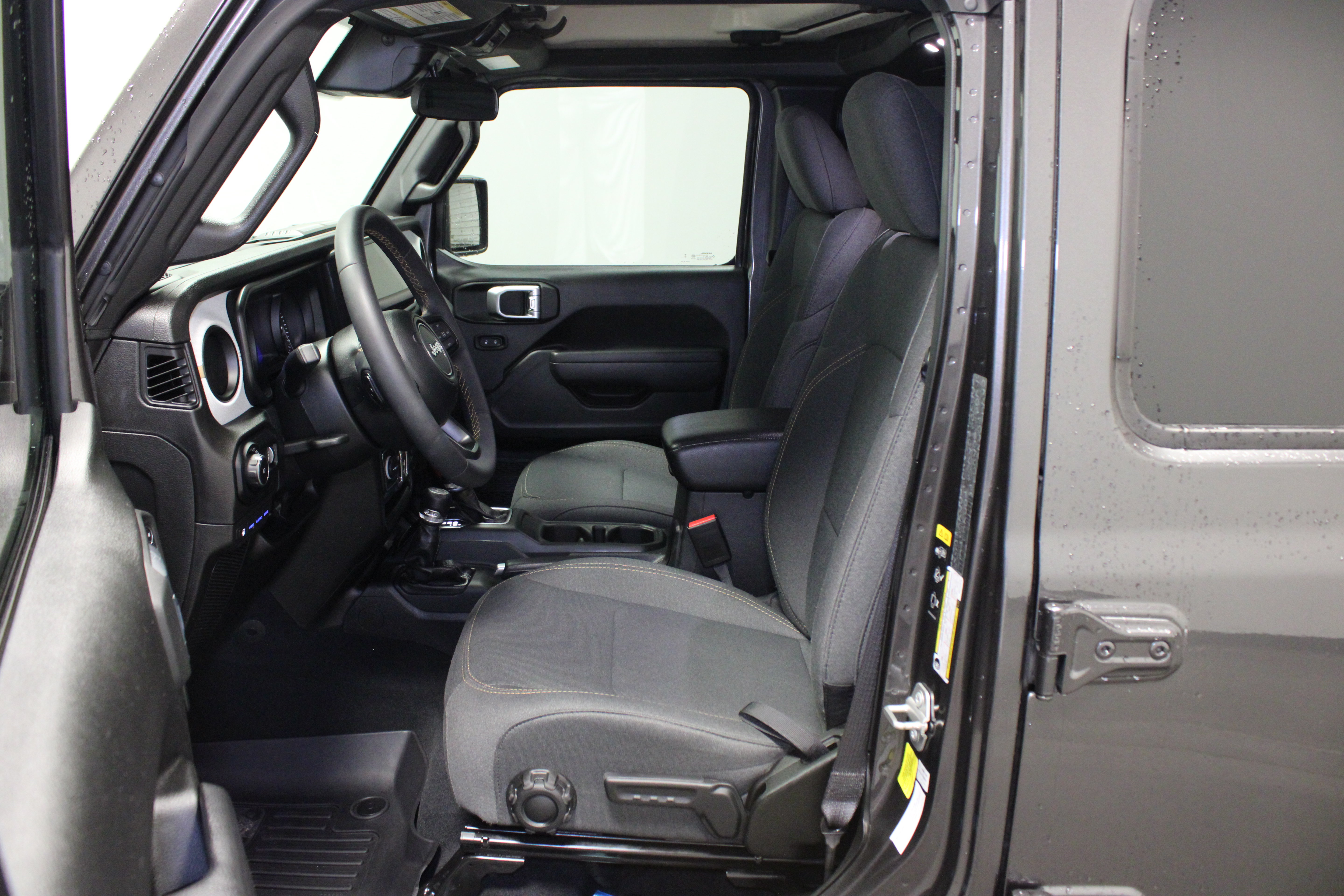 Used 2024 Jeep Wrangler Unlimited AWD/4WD image 16