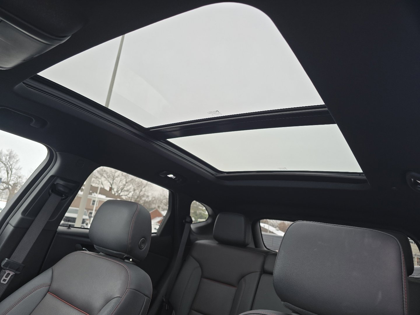 Certified 2023 Chevrolet Blazer RS w/ Driver Confidence II Package image 3