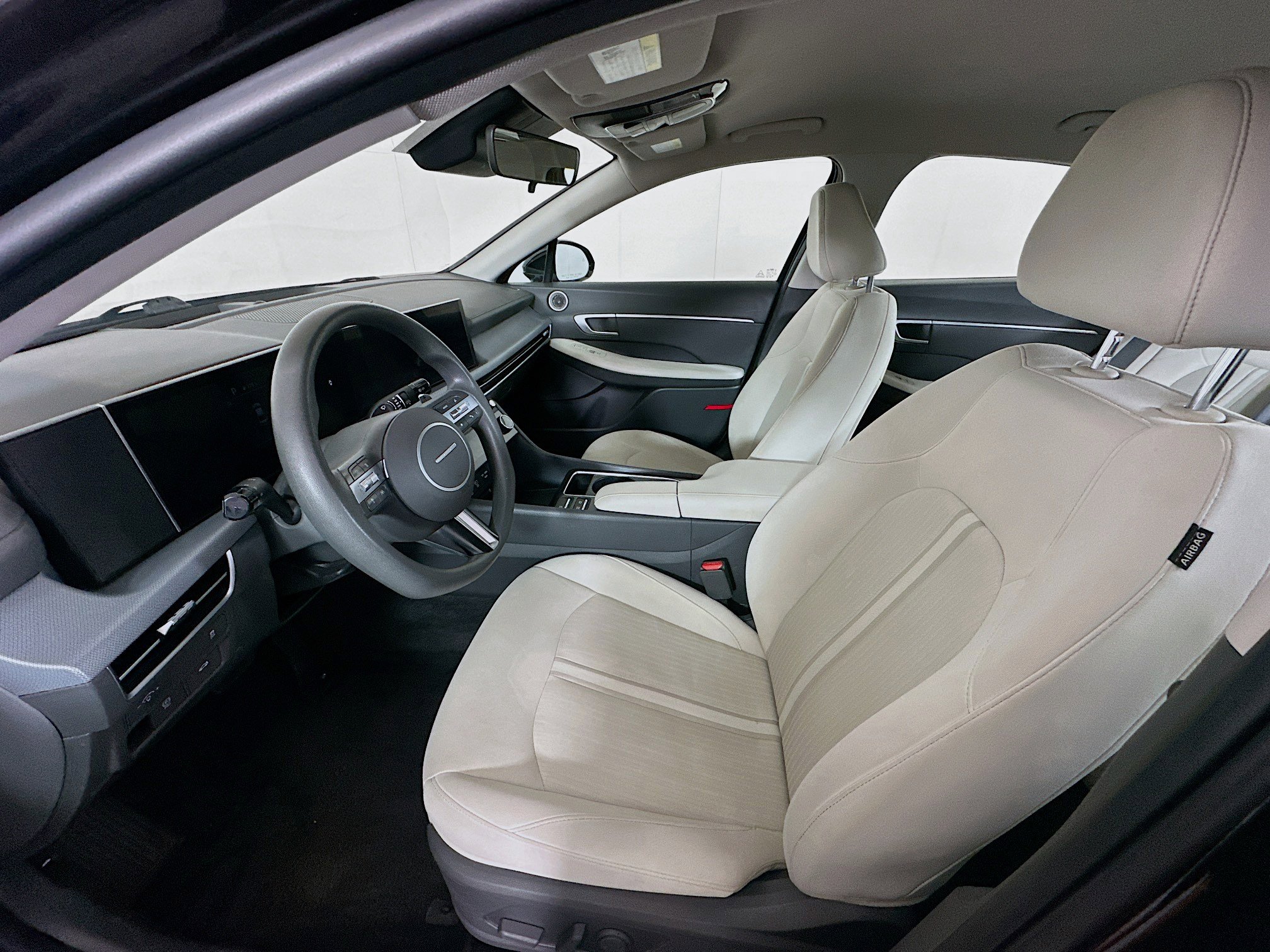 Used 2025 Hyundai Sonata SEL FWD image 13