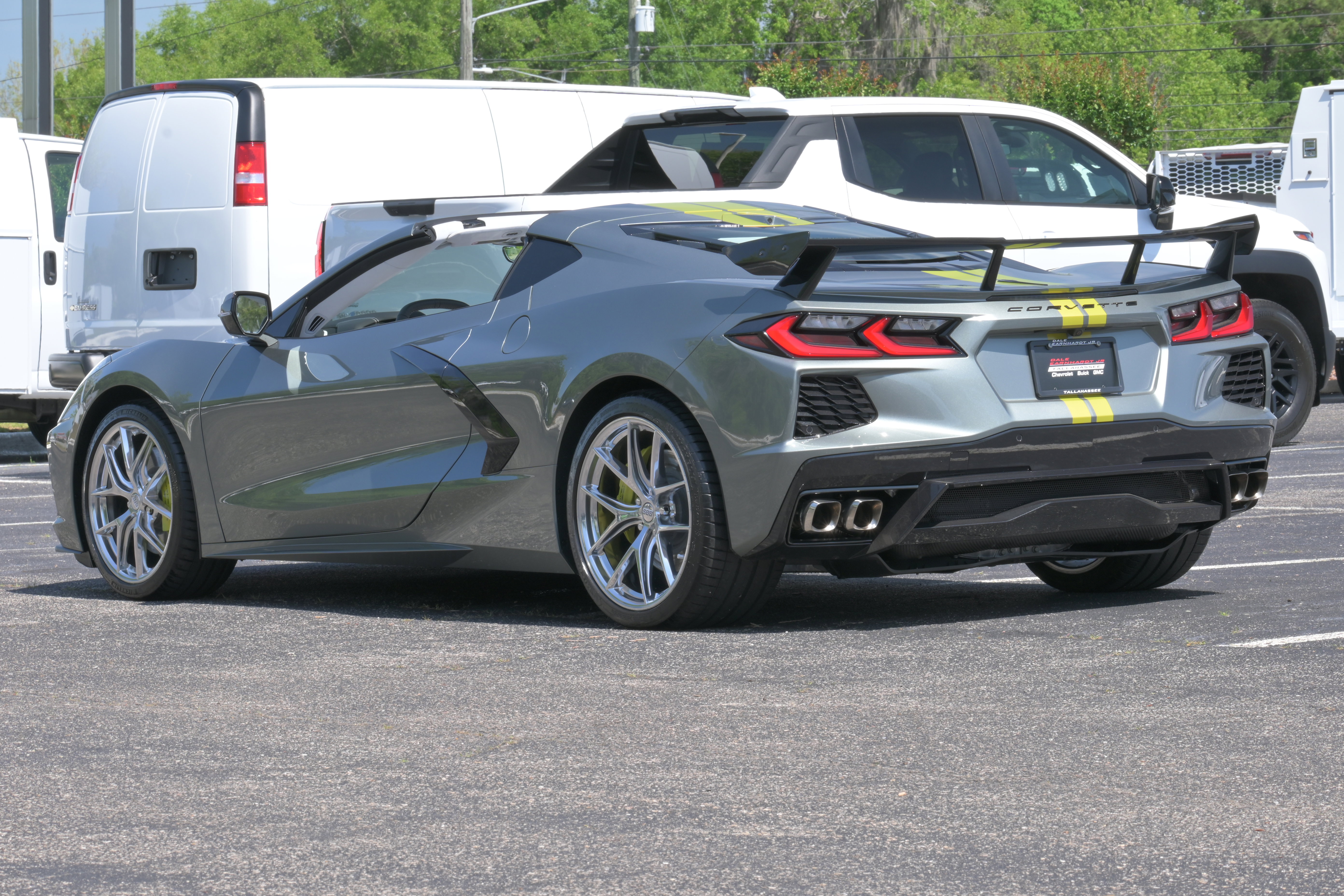 Used 2023 Chevrolet Corvette Stingray Premium Cpe w/ Z51 Performance Package RWD image 3