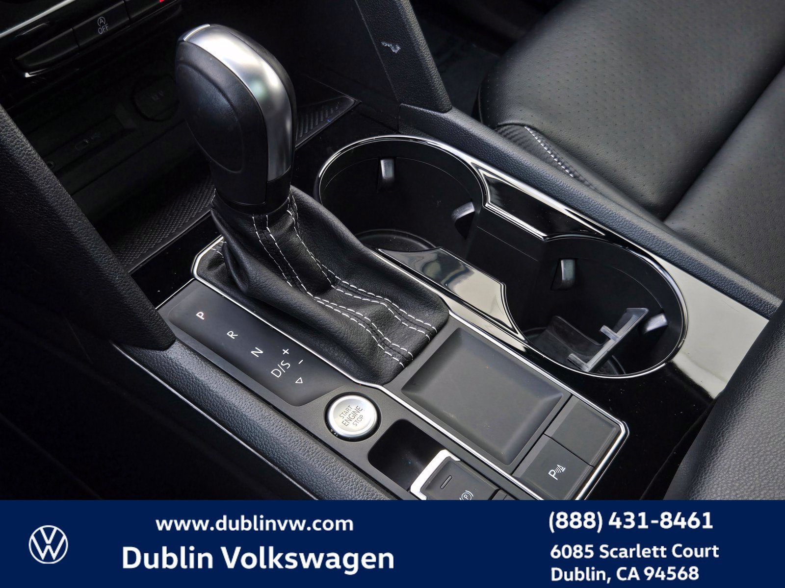 Certified 2022 Volkswagen Atlas Cross Sport SE FWD image 19