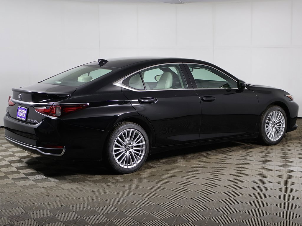 Used 2023 Lexus ES 250 w/ Premium Package image 10
