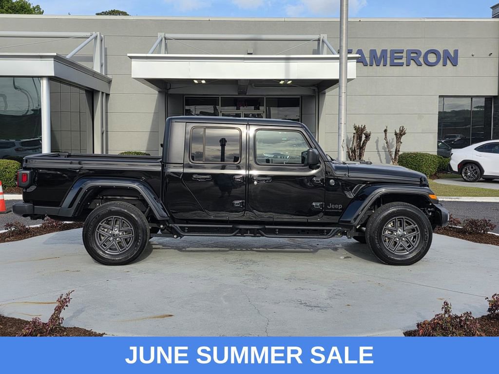 Used 2024 Jeep Gladiator Sport AWD/4WD image 38