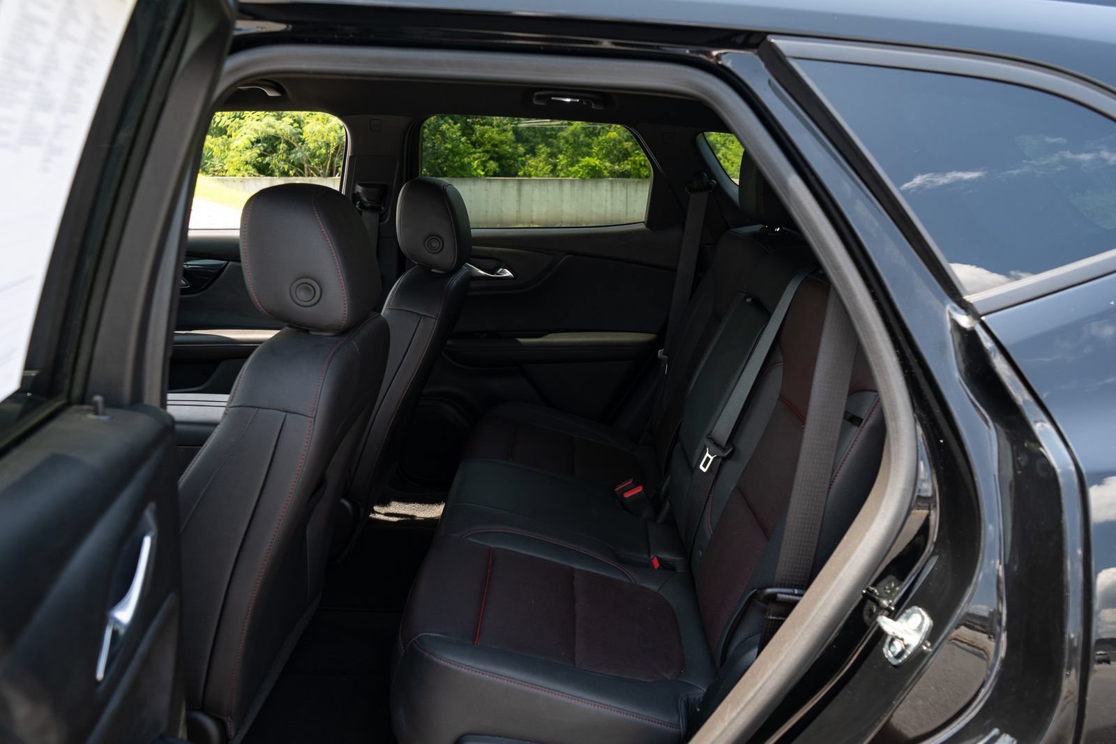 Used 2025 Chevrolet Blazer RS FWD image 18