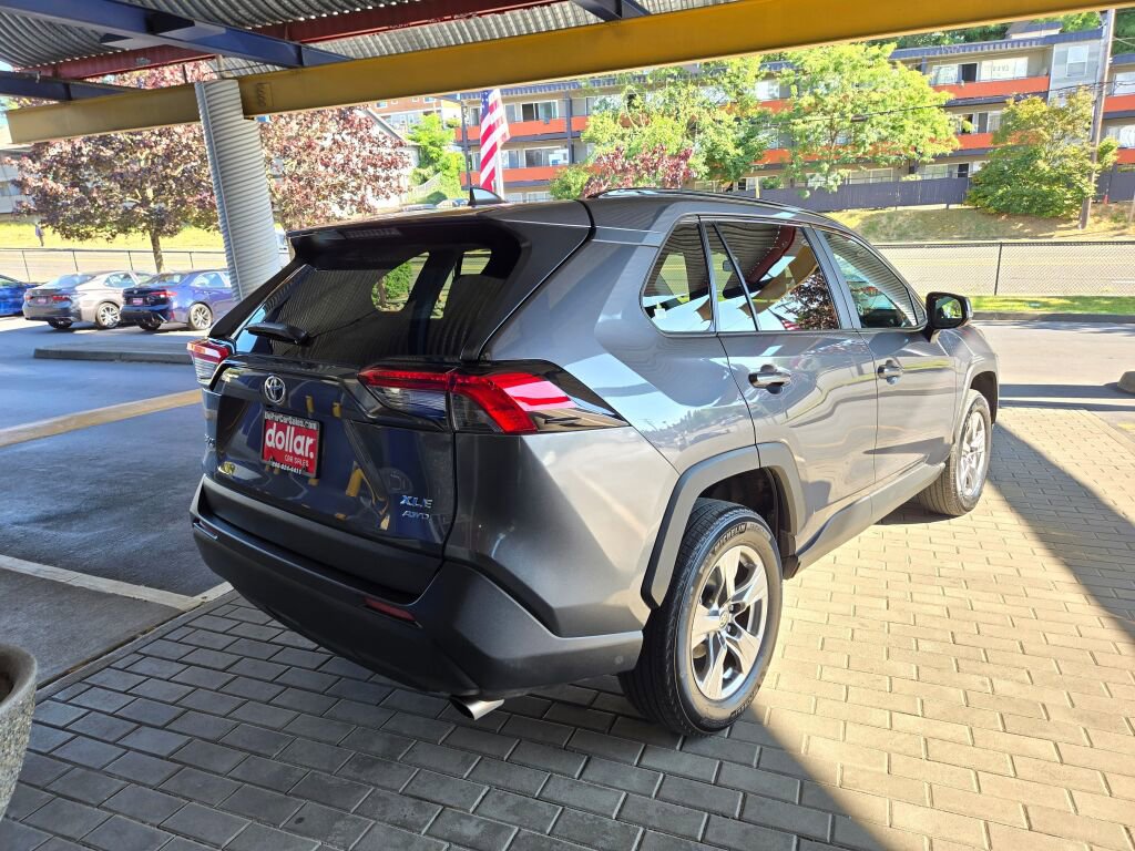 Used 2023 Toyota RAV4 XLE w/ Convenience Package image 5