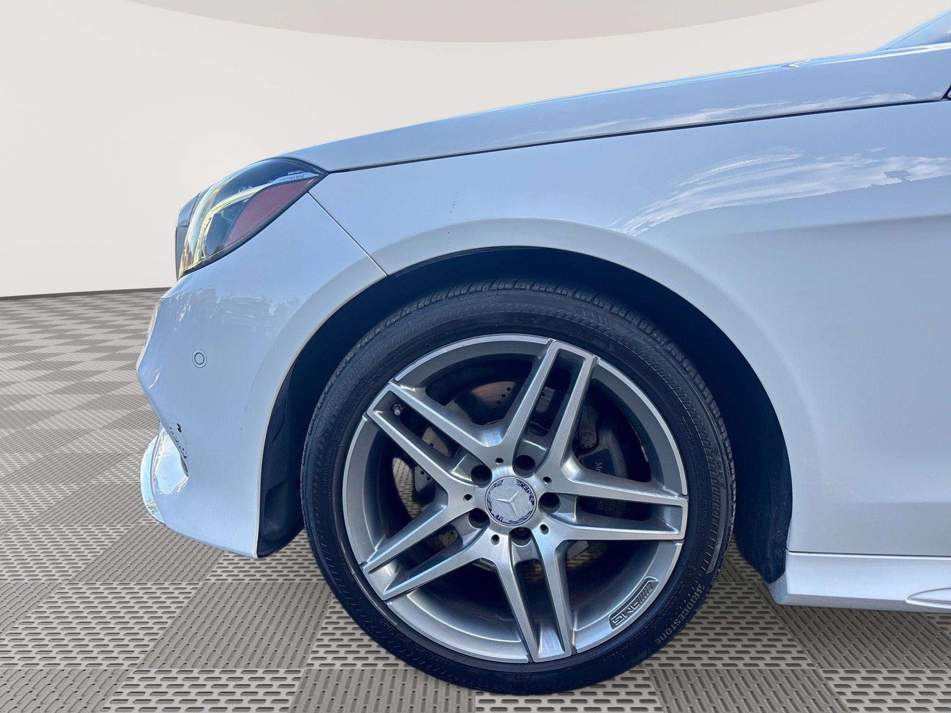 Used 2016 Mercedes-Benz E 400 Sedan image 19