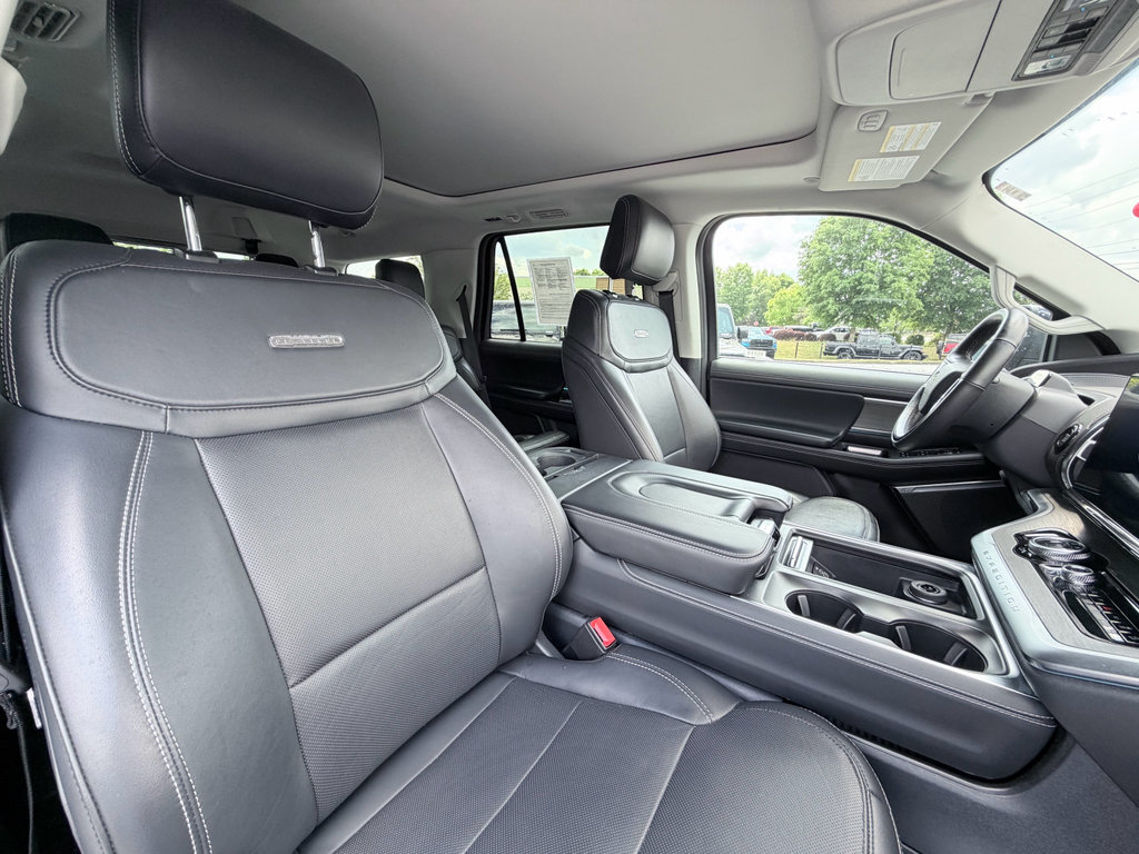 Used 2025 Ford Expedition Platinum AWD/4WD image 25
