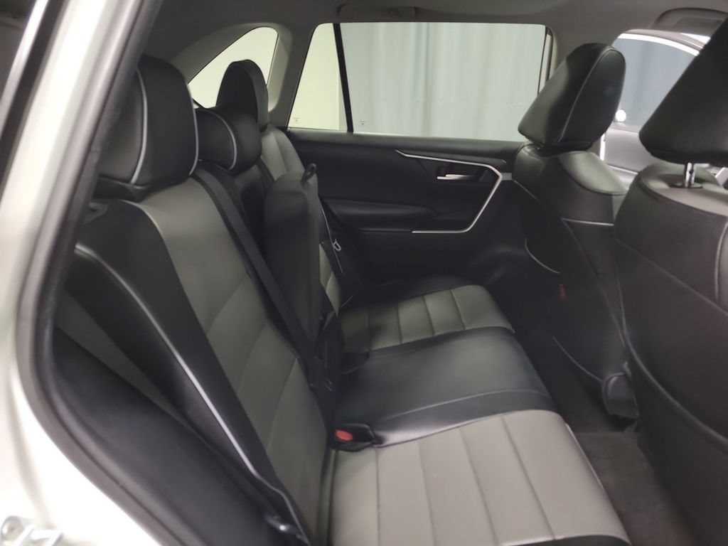 Used 2019 Toyota RAV4 XLE w/ Carpet Mat Package AWD/4WD image 28