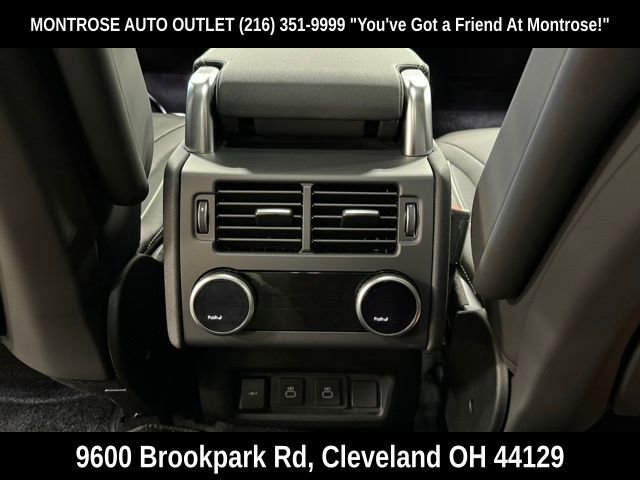 New 2024 Land Rover Discovery Dynamic SE image 25