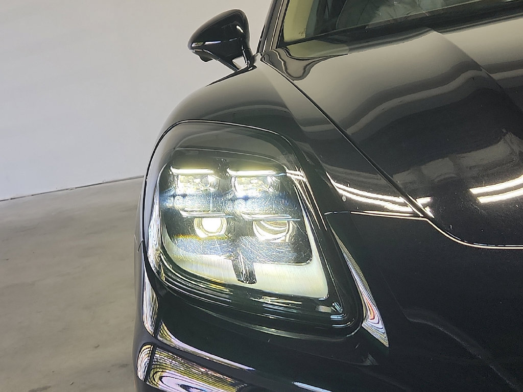 Used 2025 Porsche Panamera 4 AWD/4WD image 9