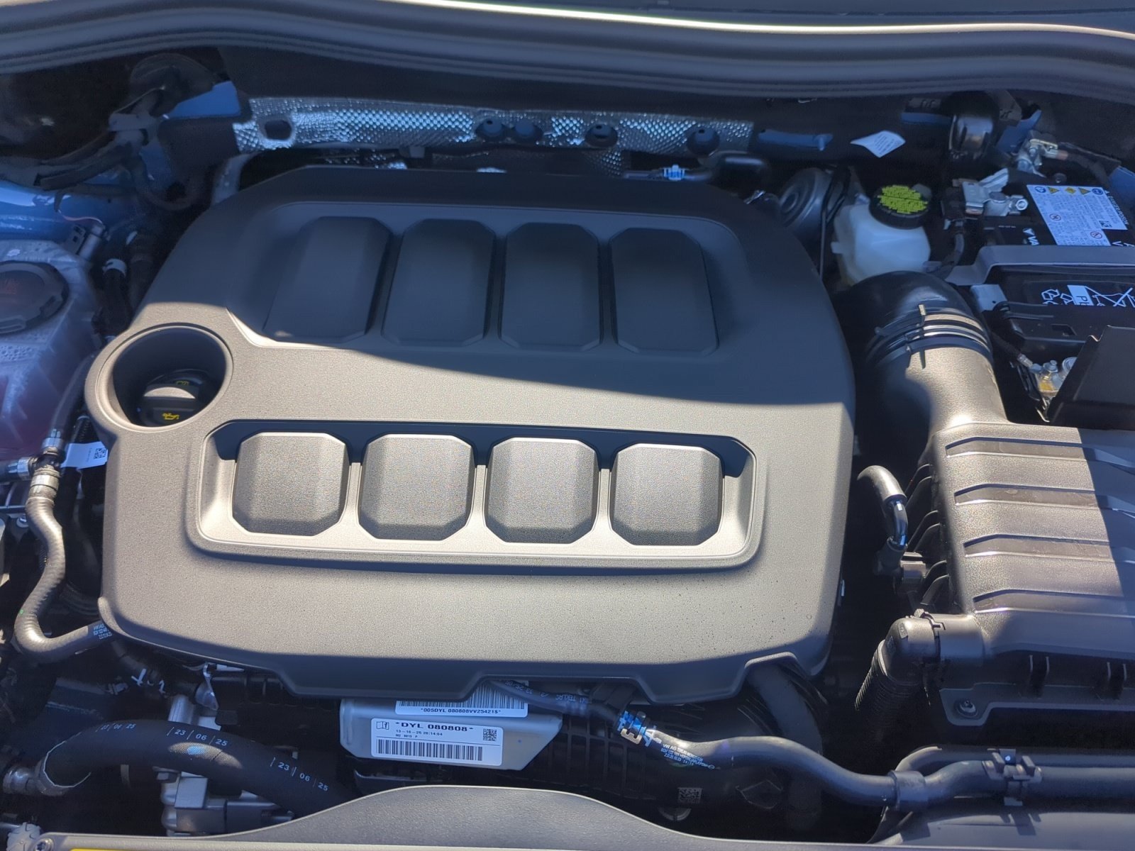 New 2026 Volkswagen Tiguan SE R-Line FWD image 20