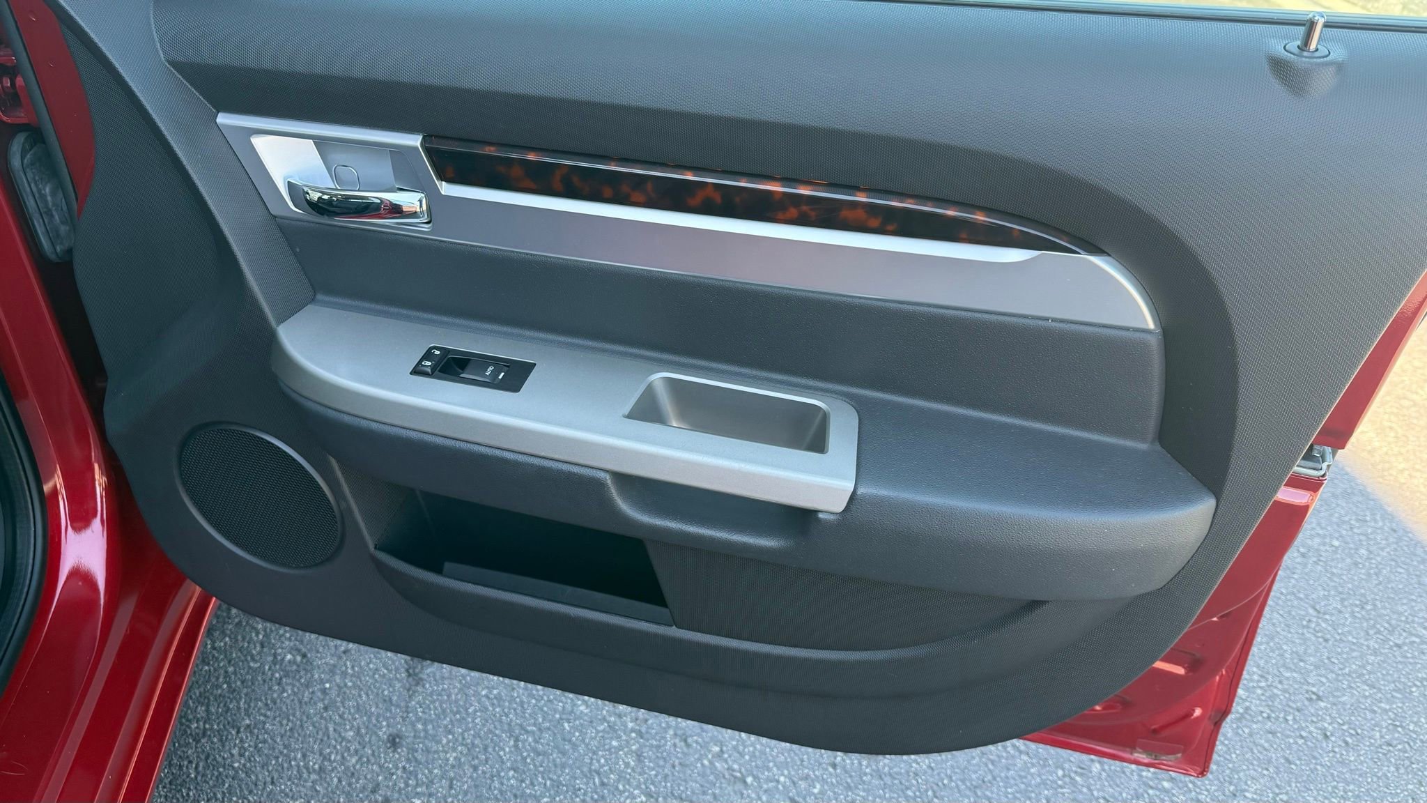 Used 2010 Chrysler Sebring Limited image 19