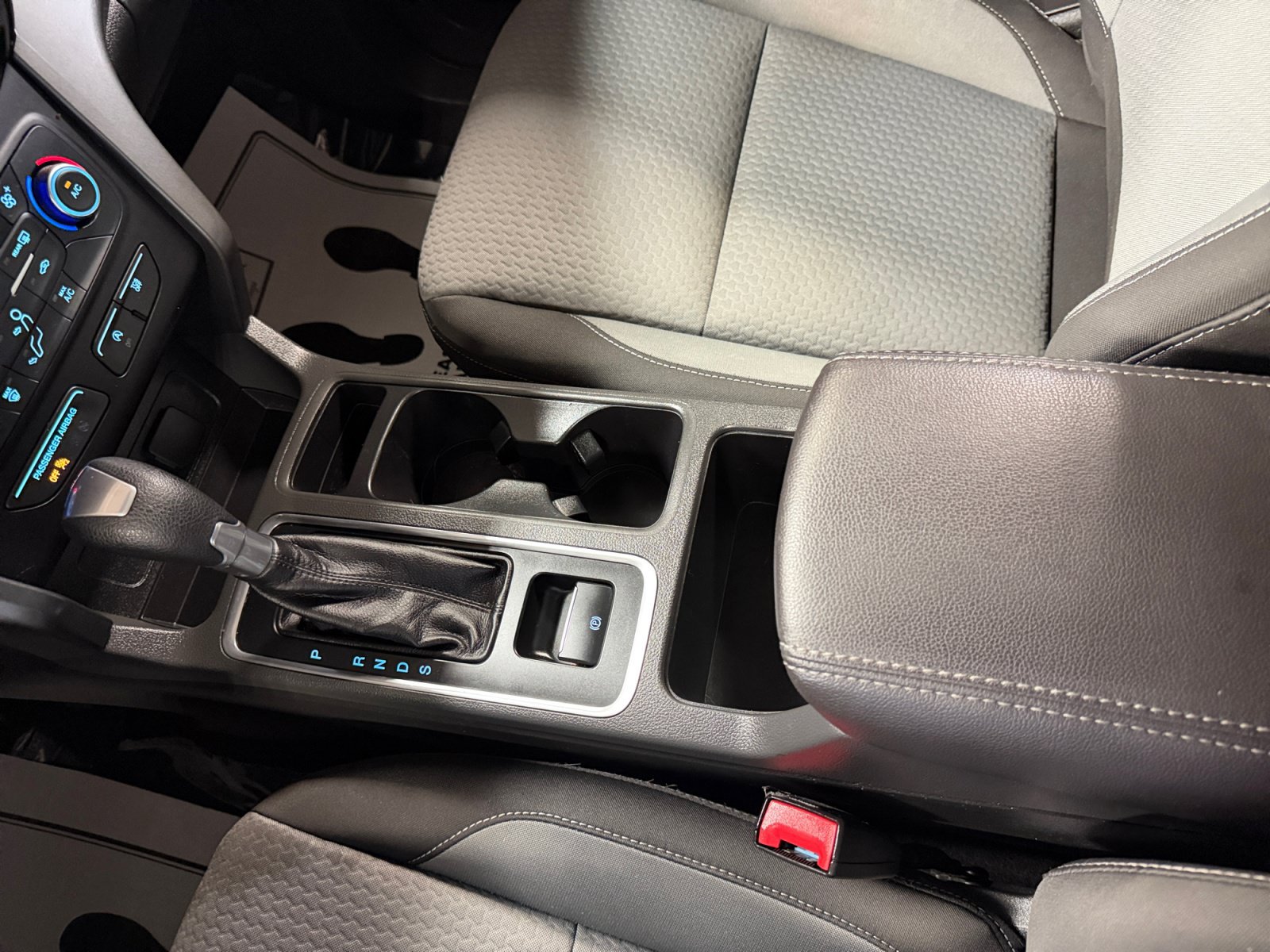 Used 2017 Ford Escape SE AWD/4WD image 33