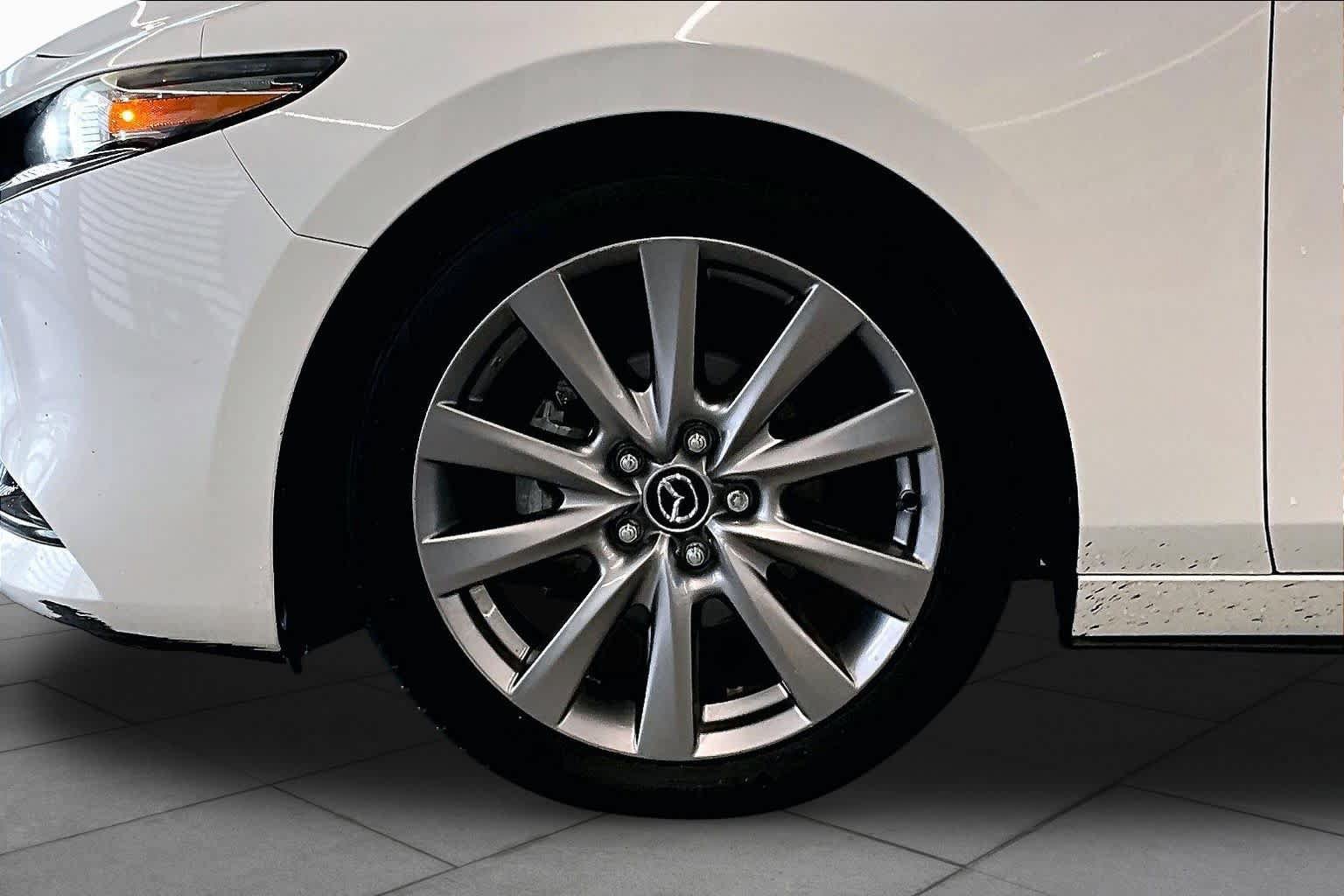 Used 2019 MAZDA MAZDA3 Sedan w/ Premium Package FWD image 10