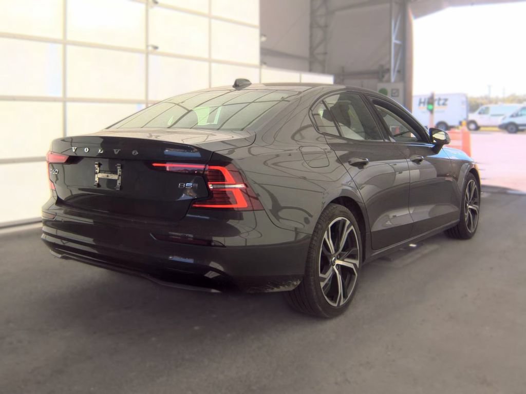 Used 2024 Volvo S60 B5 Core AWD/4WD image 8