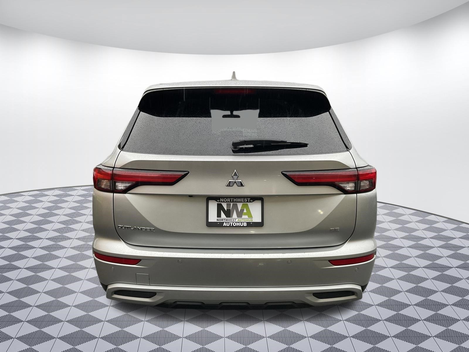 Used 2024 Mitsubishi Outlander Ralliart image 4