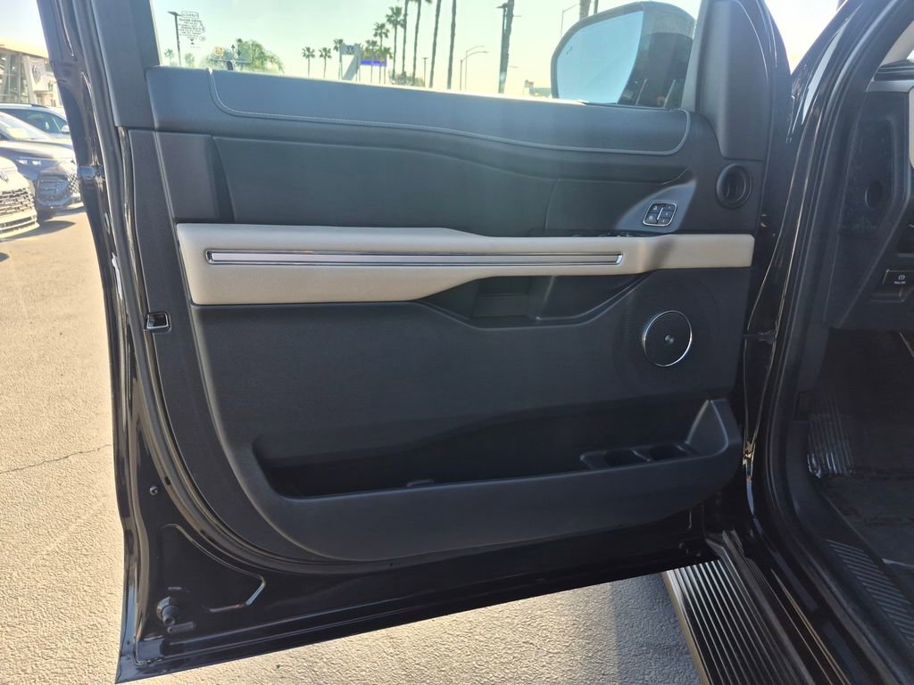 Used 2024 Ford Expedition Max Limited image 10