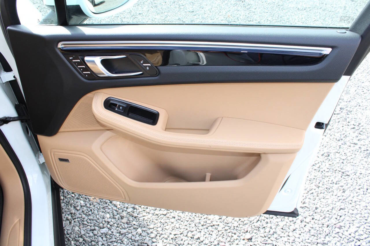 Used 2017 Porsche Macan image 22