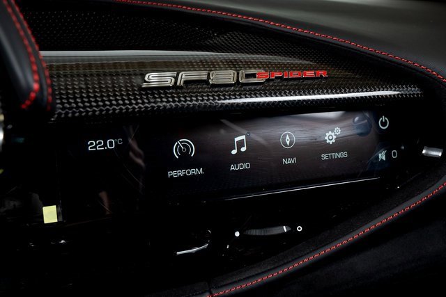 Used 2024 Ferrari SF90 Spider image 41