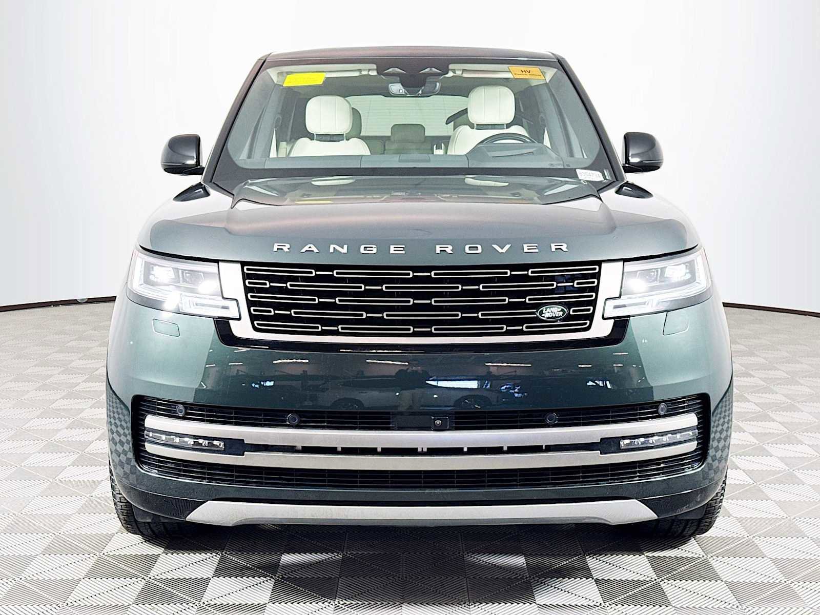 New 2026 Land Rover Range Rover SE image 2
