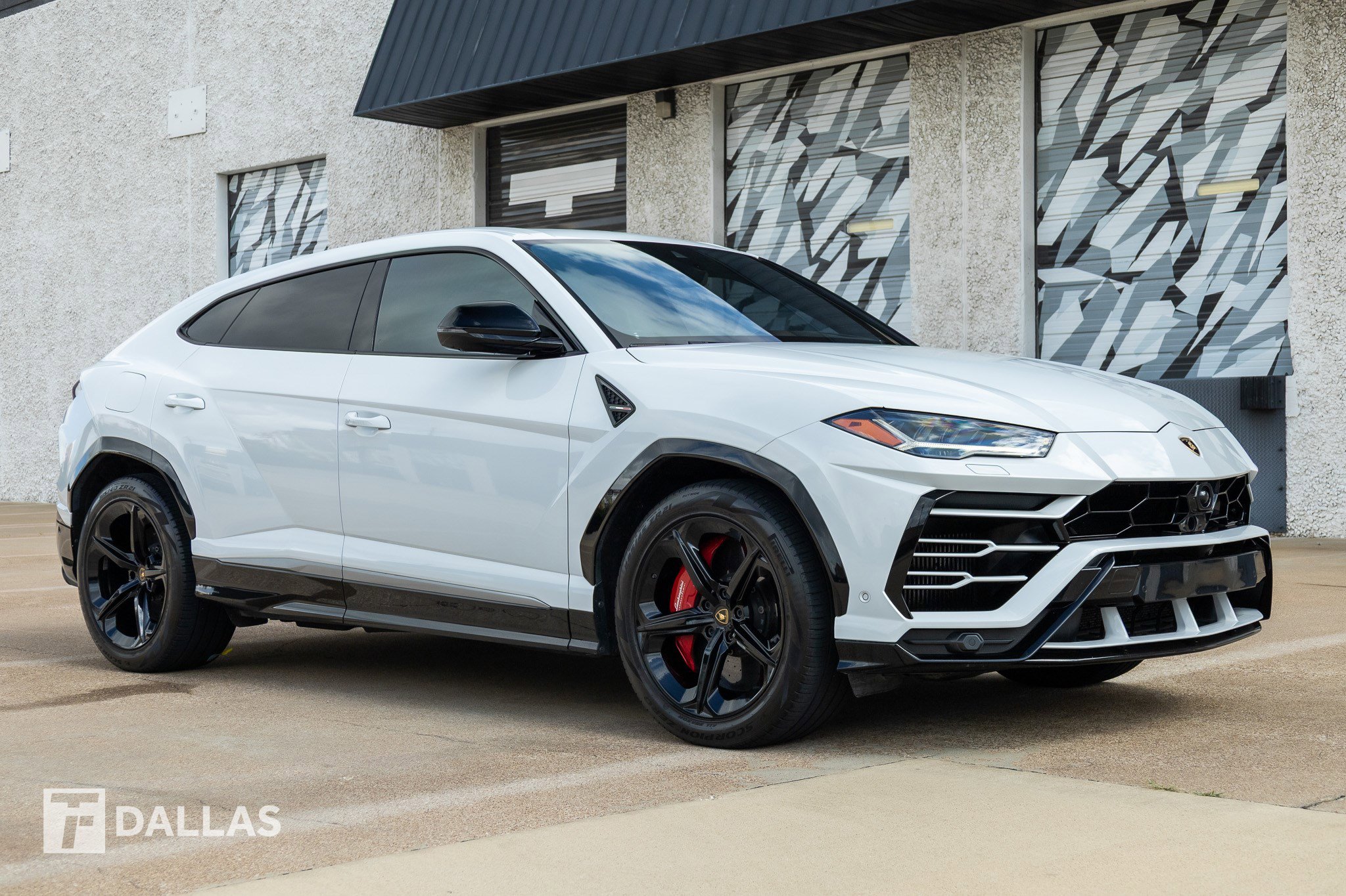Used 2019 Lamborghini Urus AWD/4WD image 18
