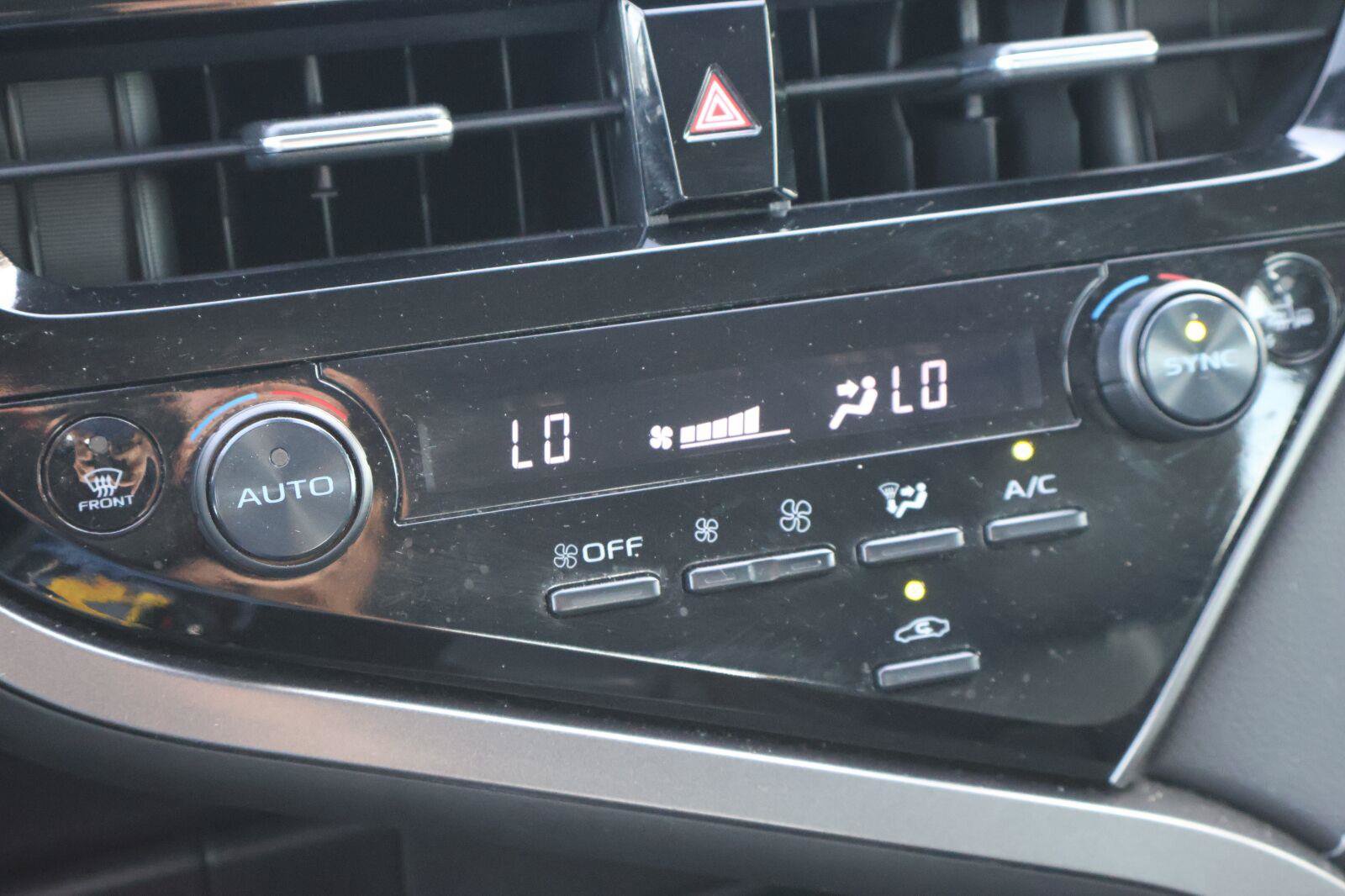 Used 2022 Toyota Camry XSE FWD image 24