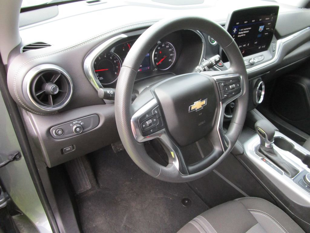 Used 2023 Chevrolet Blazer LT image 18