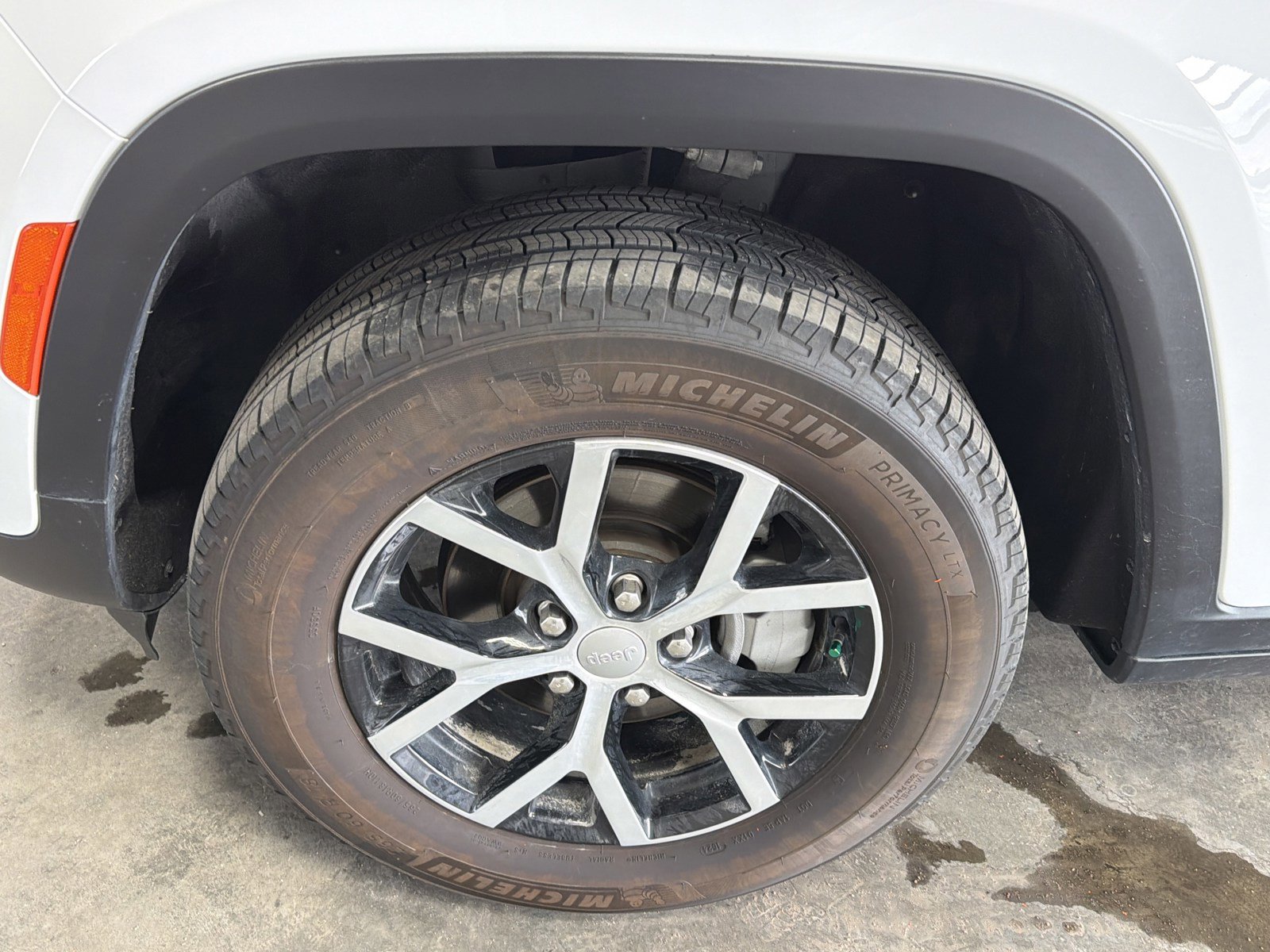 Used 2024 Jeep Grand Cherokee Limited AWD/4WD image 10