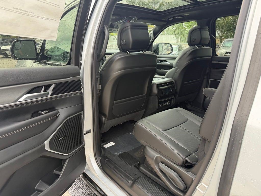 New 2026 Jeep Grand Wagoneer 4WD w/ Premium Group I image 31
