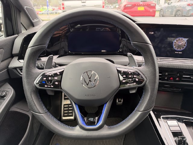 Used 2024 Volkswagen Golf R AWD/4WD image 18