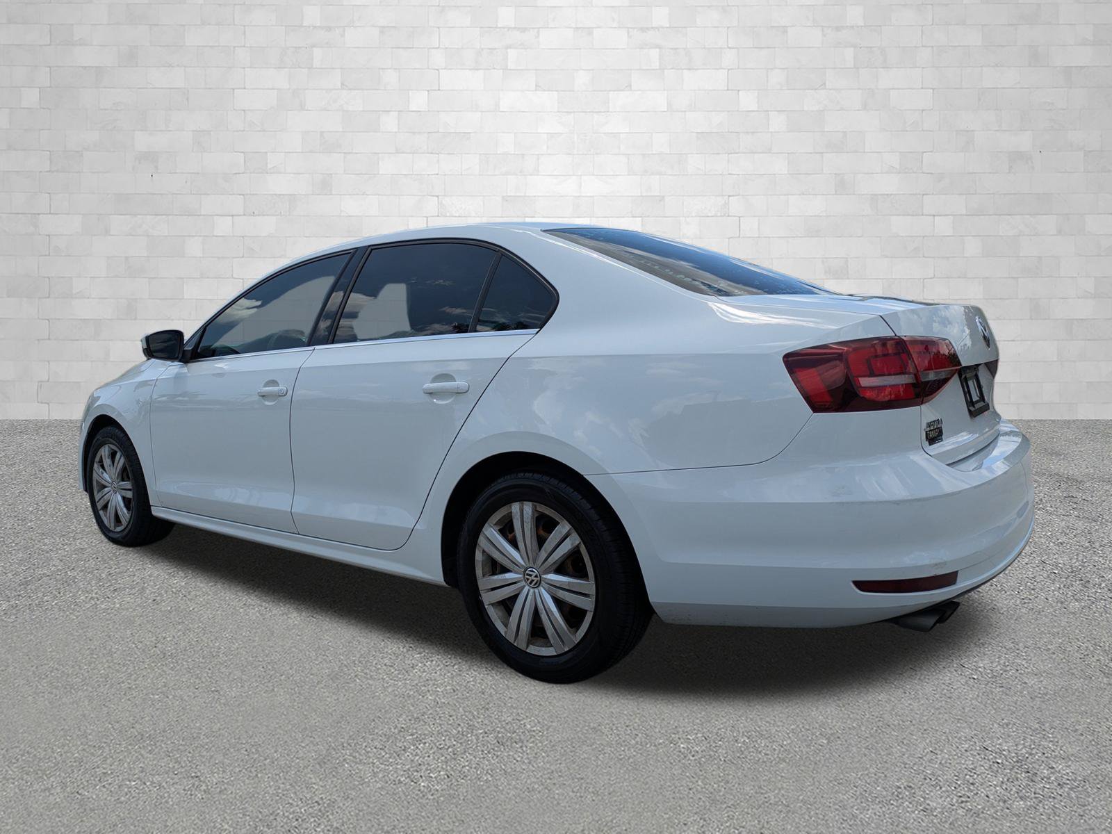 Used 2017 Volkswagen Jetta S FWD image 4