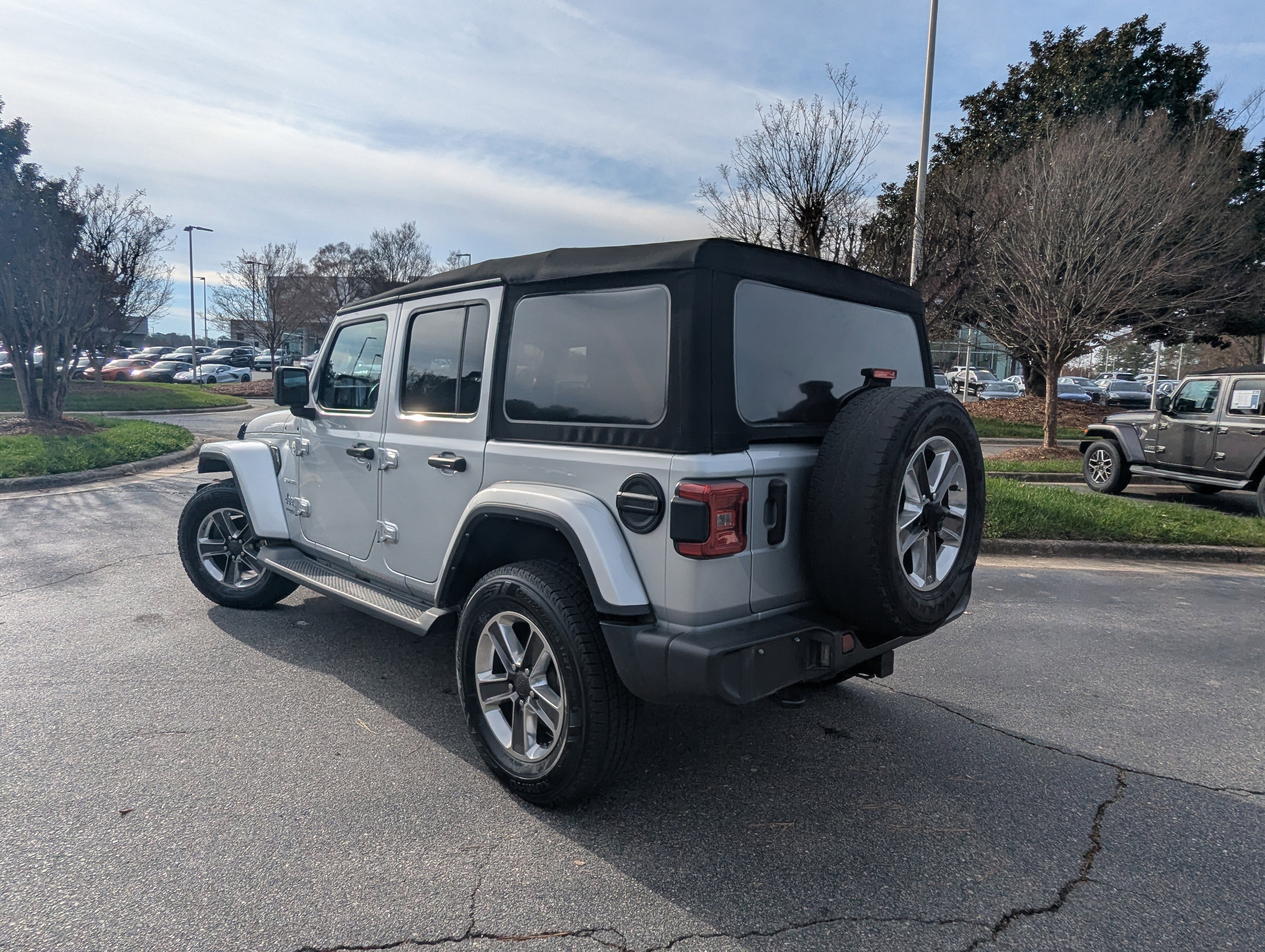 Used 2022 Jeep Wrangler Unlimited Sahara w/ LED Lighting Group image 7
