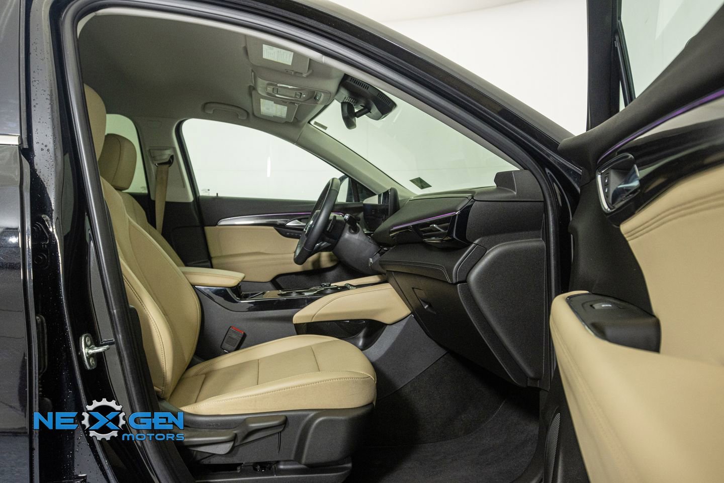 Used 2025 Buick Envision Preferred AWD/4WD image 36