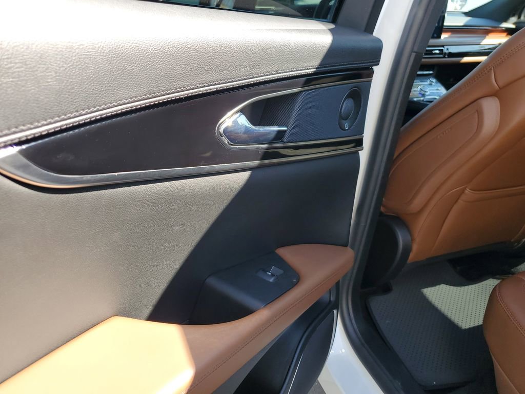 Used 2023 Lincoln Nautilus Reserve w/ Equipment Group 201A image 16