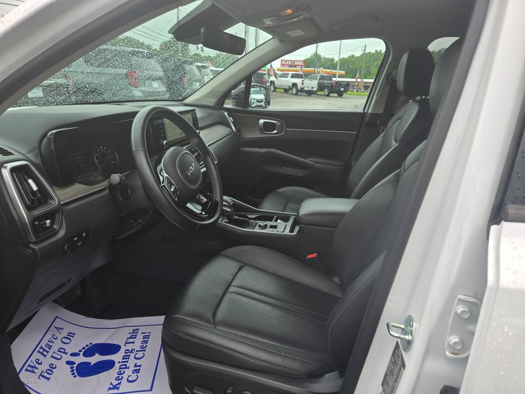 Used 2023 Kia Sorento EX FWD image 7