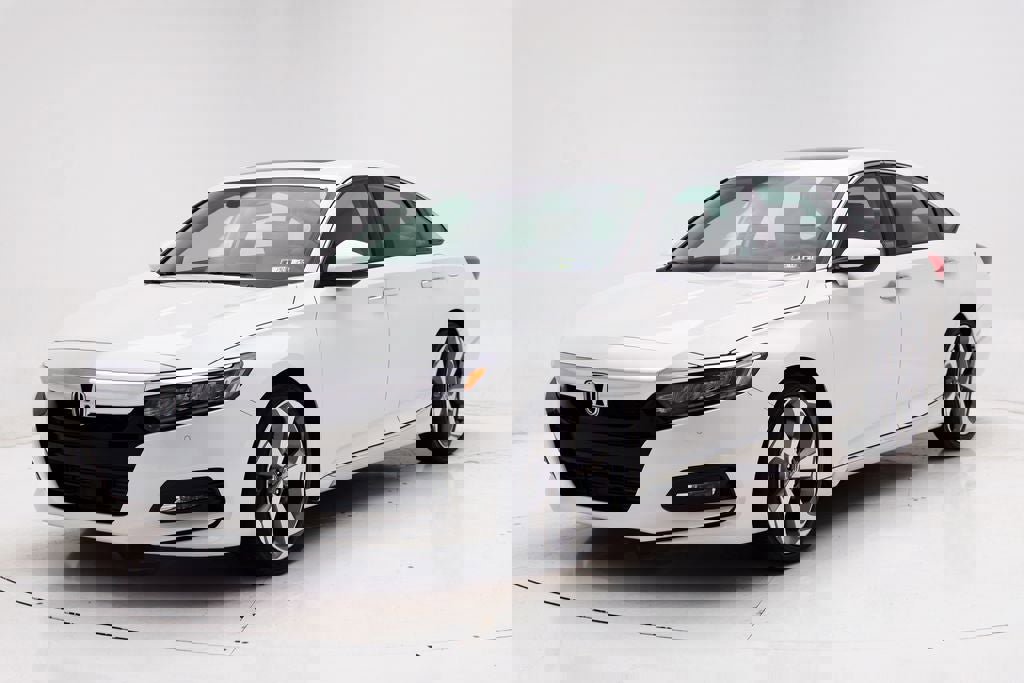 Used 2018 Honda Accord Touring image 6