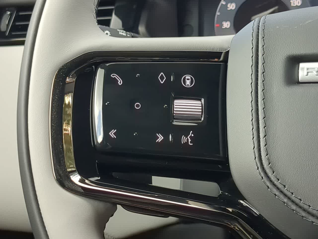 Certified 2026 Land Rover Range Rover Velar Dynamic SE AWD/4WD image 25