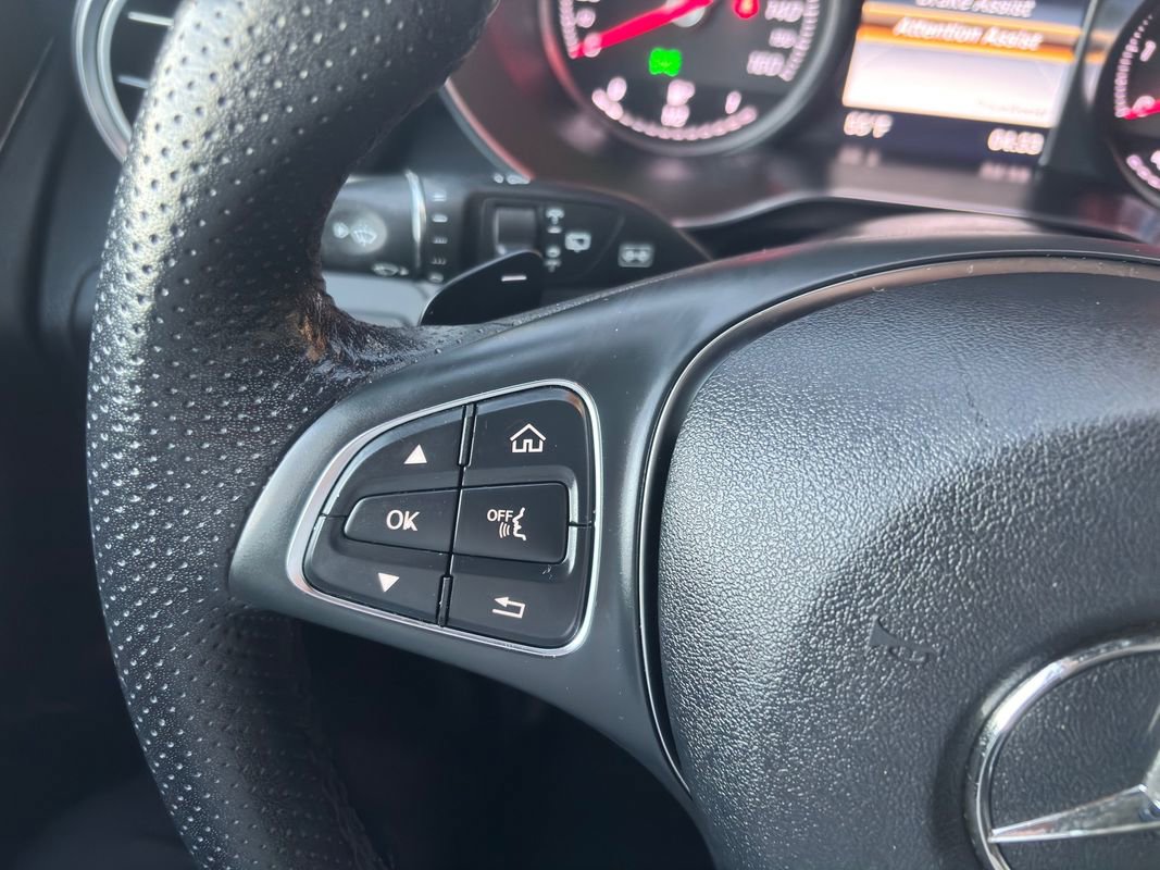 Used 2019 Mercedes-Benz GLC 350e 4MATIC image 25