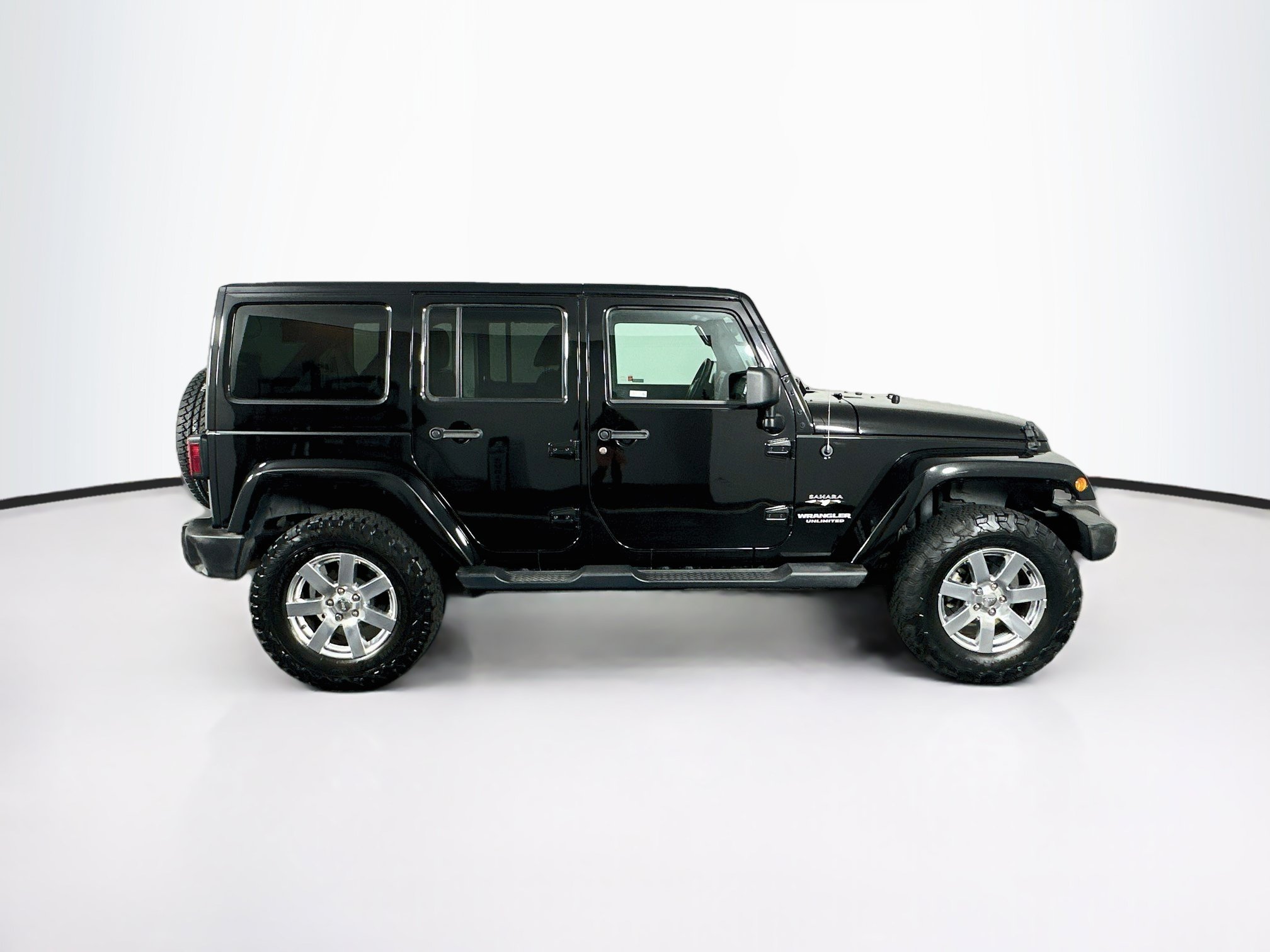 Used 2017 Jeep Wrangler Unlimited Sahara w/ Connectivity Group AWD/4WD image 10