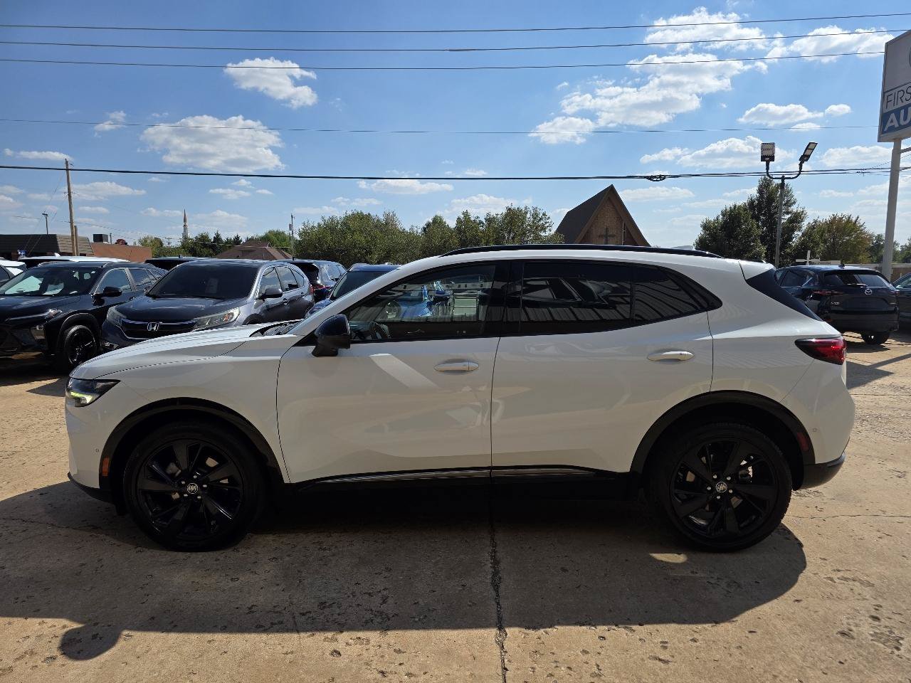 Used 2022 Buick Envision Essence w/ Technology Package II FWD image 4