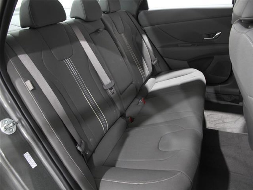 Used 2024 Hyundai Elantra SEL w/ Convenience Package image 15