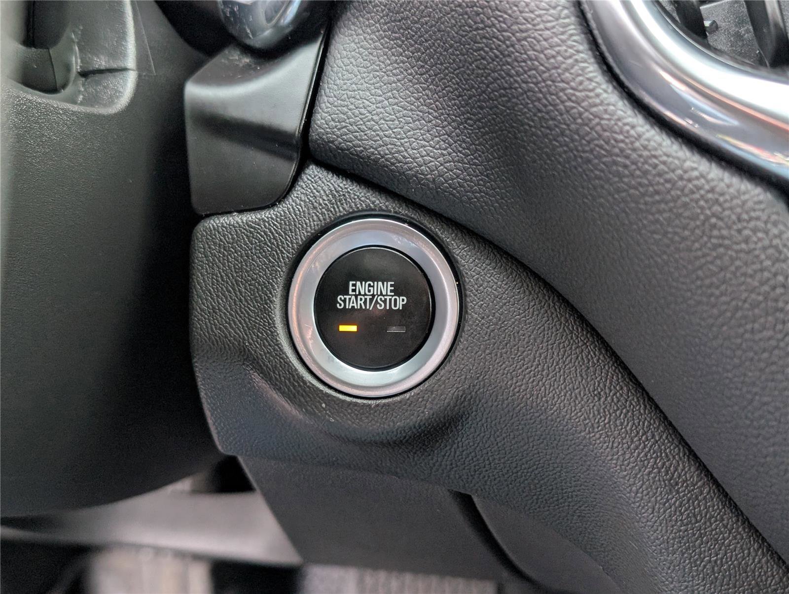 Used 2022 Chevrolet Equinox LT w/ LPO, Floor Liner Package image 23