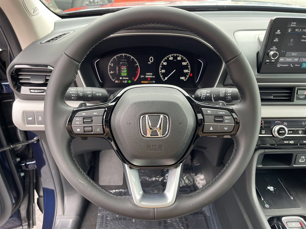 New 2025 Honda Pilot Touring image 13